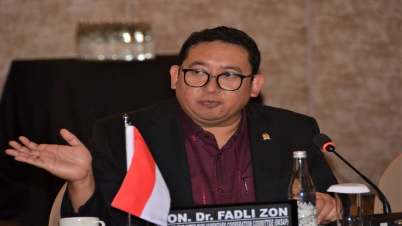 Ketua Badan Kerja Sama Antar Parlemen (BKSAP) DPR RI Fadli Zon memimpin Embassy Briefing untuk persiapan penyelenggaraan Sidang The 8th G20 Parlementary Speakers Summit atau P20 di Jakarta, Selasa (27/9/2022). (Eko/Man)