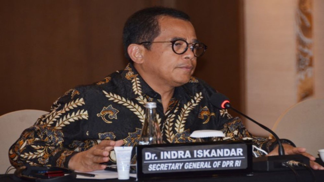 Sekretaris Jenderal (Sekjen) DPR RI Indra Iskandar saat Embassy Briefing yang diselenggarakan di salah satu ruang pertemuan hotel di Jakarta, Selasa (27/9/2022). (Jiwa/nvl)