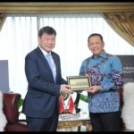 Ketua MPR RI Bambang Soesatyo bersama Duta Besar Singapura untuk Indonesia H.E. Mr. Kwok Fook Seng-1663666195