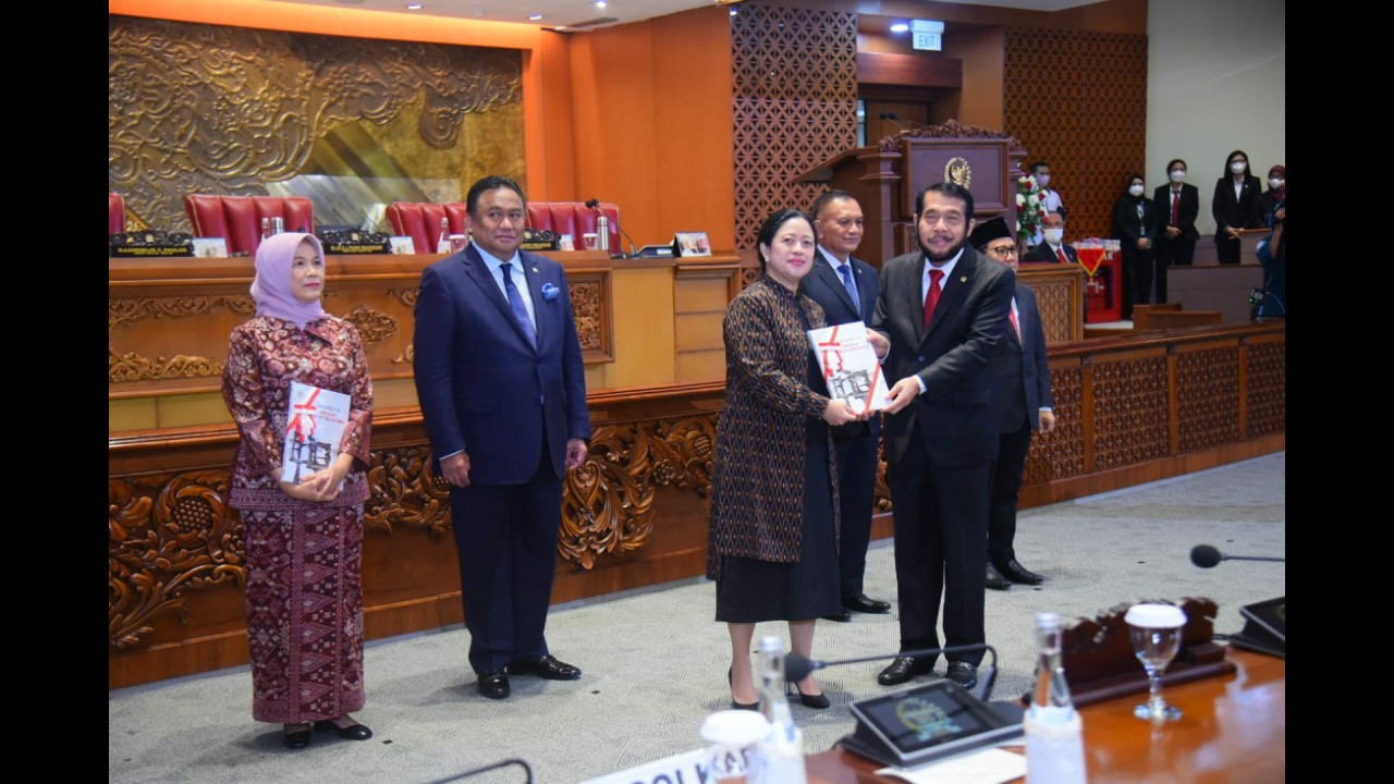 Ketua DPR RI Puan Maharani melaporkan kinerja Dewan.