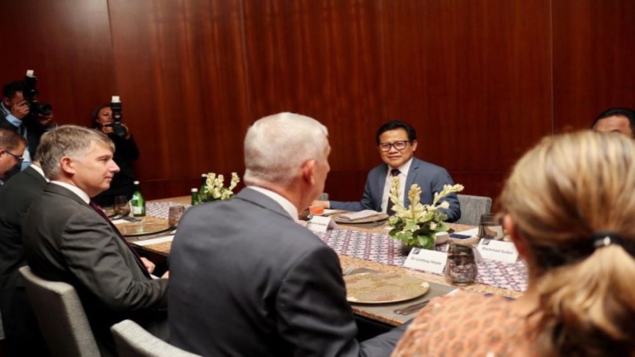 Wakil Ketua DPR RI Koordinator Bidang Kesejahteraan Rakyat (Korkesra) Abdul Muhaimin Iskandar saat pertemuan bilateral dengan Ketua Parlemen Inggris, Sir Lindsay Harvey Hoyle. (Ist/nvl)