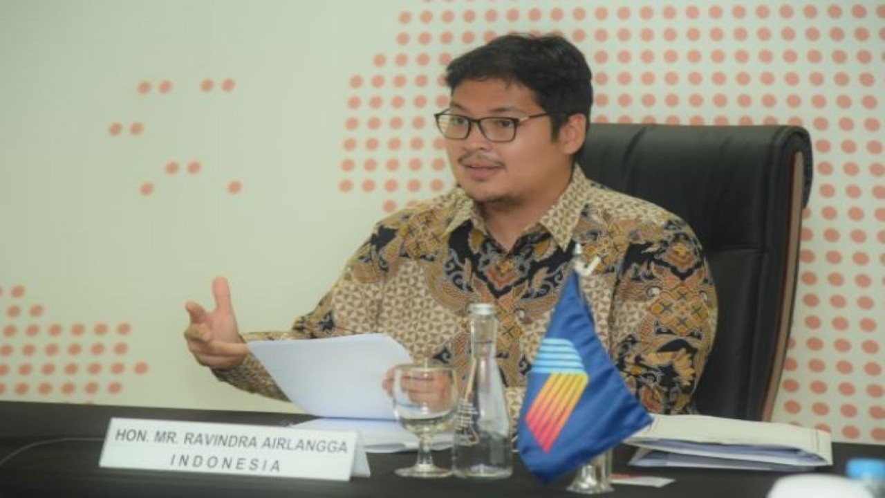 Anggota BKSAP DPR RI Ravindra Airlangga saat di Ruang Delegasi BKSAP DPR RI, Kompleks Parlemen, Jakarta, Senin (17/10/2022). (Runi/nvl)