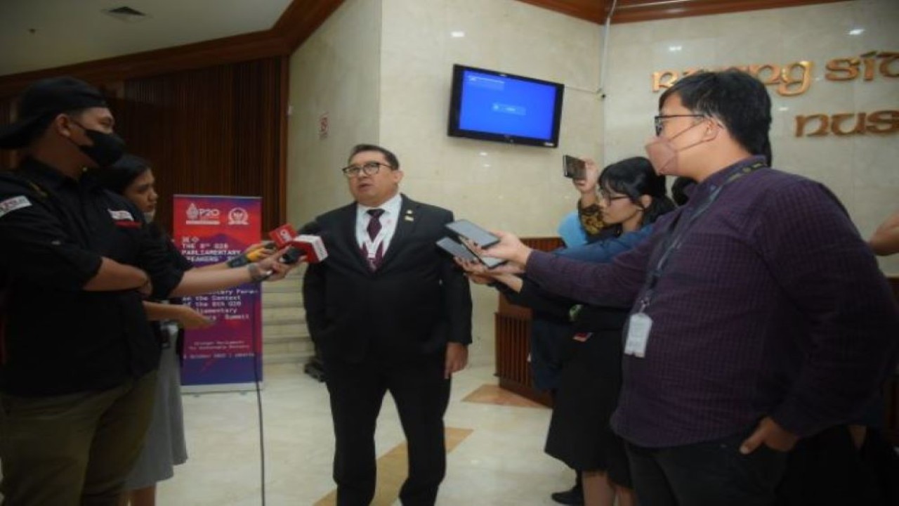 Ketua Badan Kerjasama Antar Parlemen (BKSAP) DPR RI Fadli Zon usai Parliamentary Forum P-20 di ruang Paripurna DPR RI, Senayan, Jakarta, Rabu (5/10/2022). (Runi/Man)