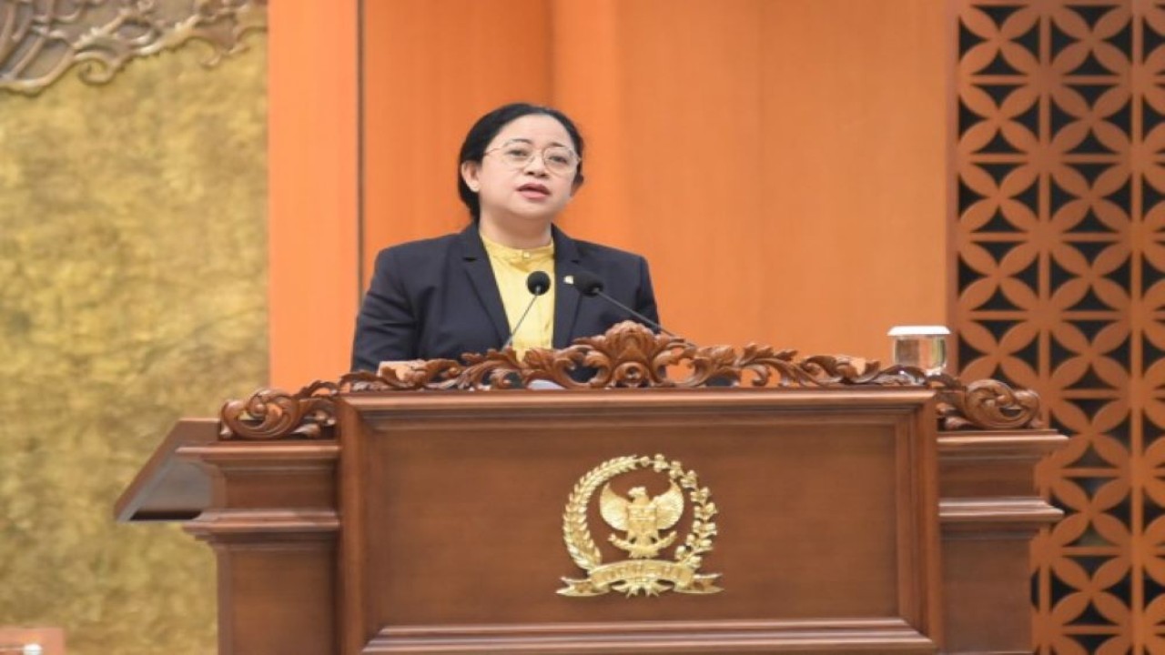 Ketua DPR RI Dr. (H.C.) Puan Maharani dalam rapat paripurna DPR RI penutupan masa persidangan I tahun sidang 2022-2023, di Gedung Nusantara II, Senayan, Jakarta, Selasa (4/10/2022). (Devi/Man)