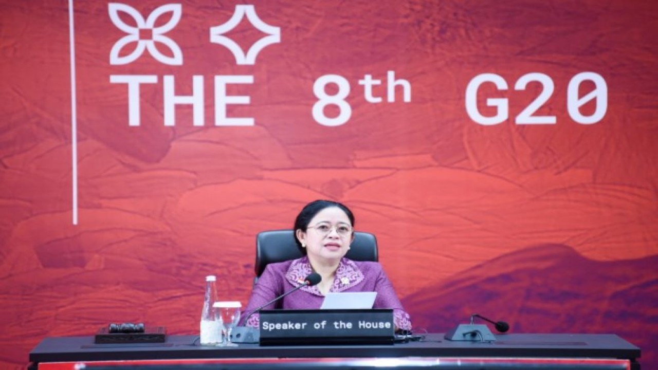 Ketua DPR RI Dr. (H.C.) Puan Maharani saat pidato penutupan P20 di Gedung Nusantara DPR RI, Senayan, Jakarta, Jumat (7/10/2022). (Geraldi/nvl)