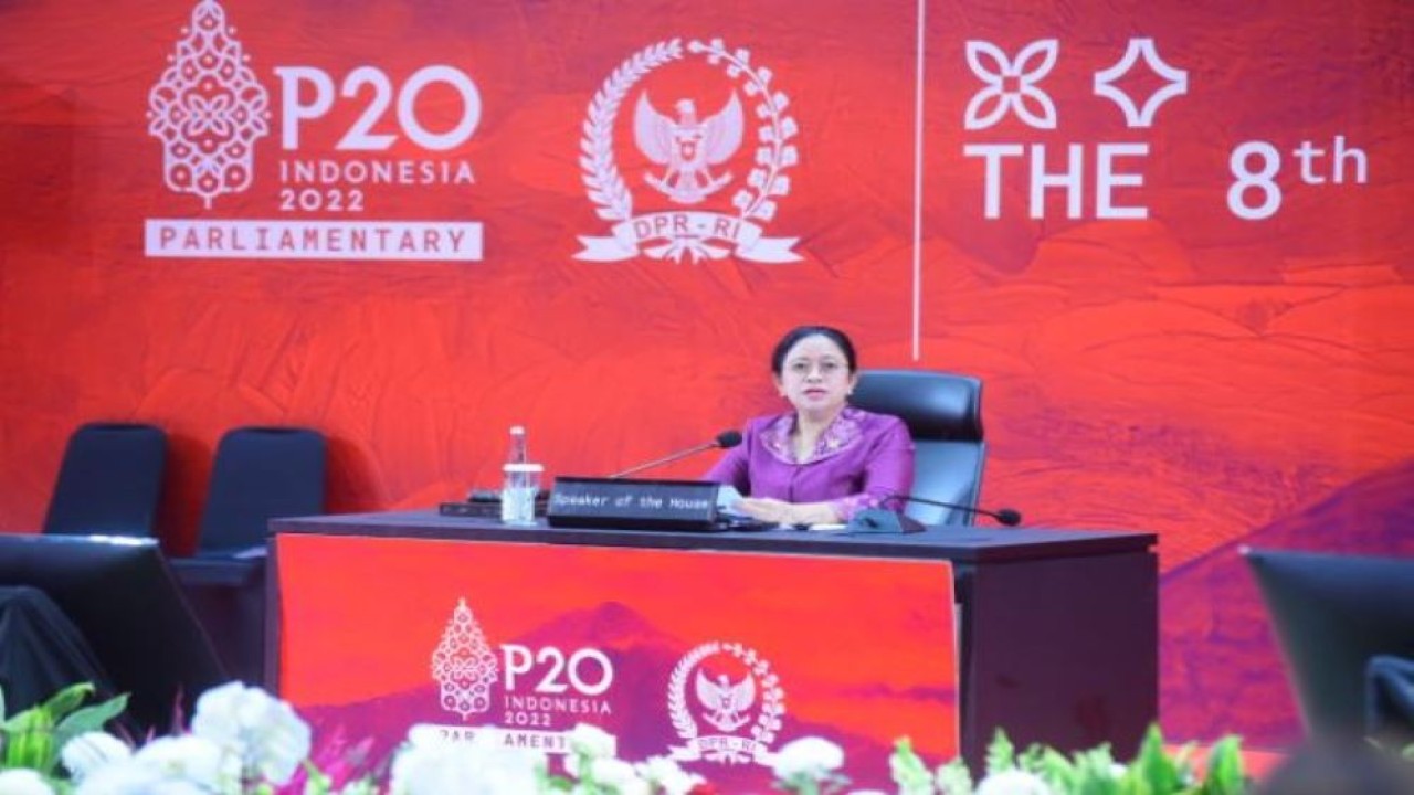 Ketua DPR RI Dr. (H.C) Puan Maharani di hadapan delegasi Parlemen negara G20 di Gedung Nusantara, Senayan, Jakarta, Jumat (7/10/2022). (Jaka/Man)