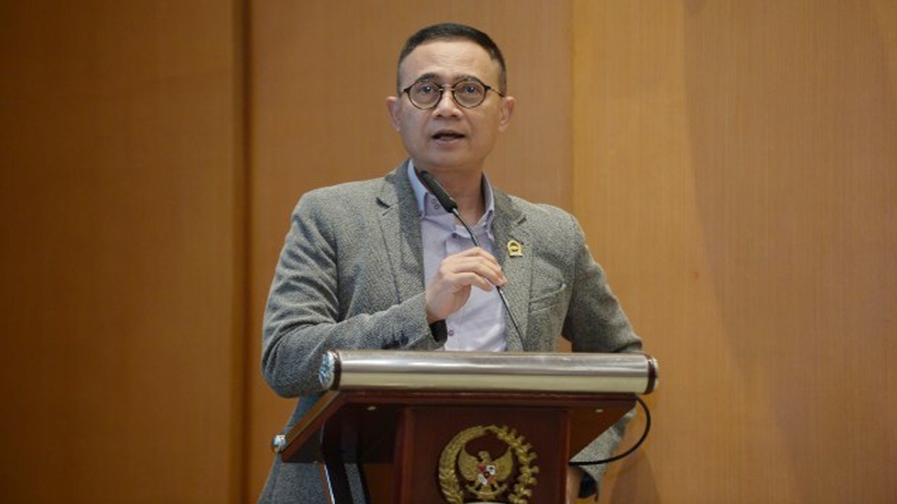 Deputi Administrasi Setjen DPR RI Sumariyandono saat memberikan laporannya di Ruang Abdul Muis, Senayan, Jakarta, Kamis (13/10/2022). Foto: Andri/nvl