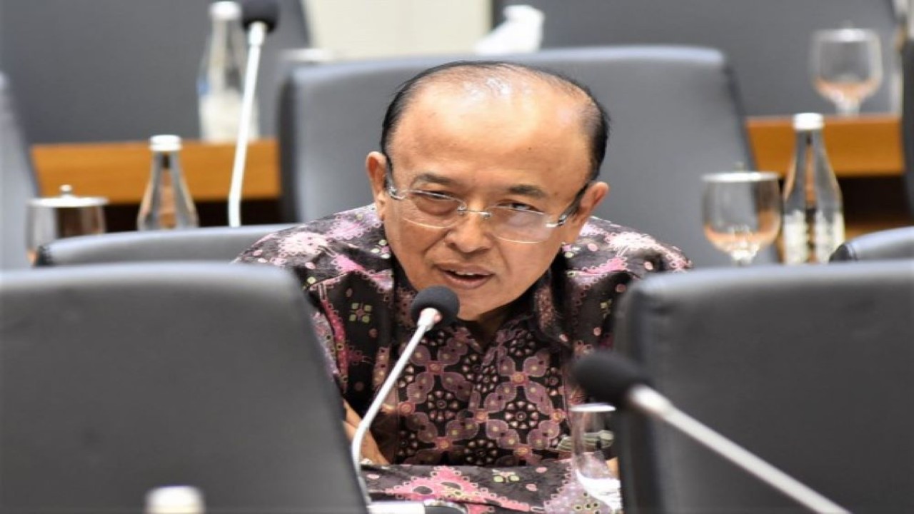 Anggota Badan Legislasi (Baleg) DPR RI Darori Wonodipuro dalam Rapat Harmonisasi RUU tentang Pengawasan Obat dan Makanan, di Gedung Nusantara I, Senayan, Jakarta, Selasa (8/11/2022). (Arief/Man)