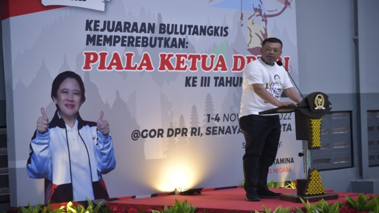 Anggota DPR RI Nusron Wahid saat memberikan sambutan pembukaan acara di Bulu Tangkis Ketua DPR RI Cup III, Senayan, Jakarta, Selasa (1/11/2022). Foto: Dok DPR