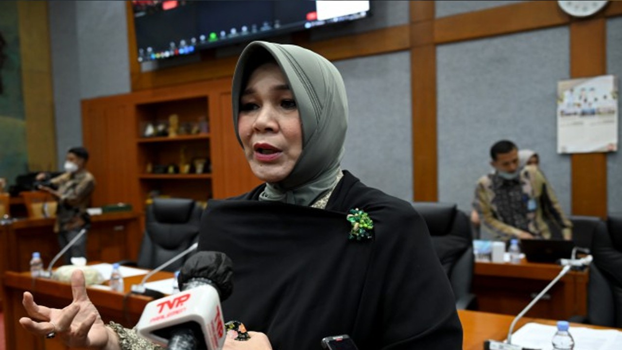 Anggota Komisi X DPR RI Illiza Sa’aduddin Djamal saat diwawancarai usai usai rapat kerja Komisi X DPR RI. Foto: Mentari/nr