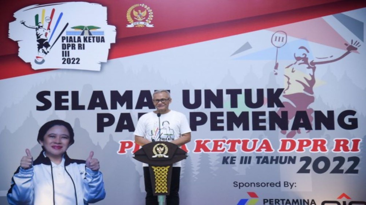 Anggota DPR RI Aria Bima saat menutup Piala Ketua DPR RI Ke-III Tahun 2022 di Lapangan Indoor Bulu Tangkis, Gelanggang Olahraga Sports Center, Kompleks DPR RI, Senayan, Jakarta, Selasa (4/11/2022). (Geraldi/Man)