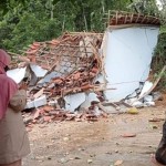 Bagunan rumah rusak karena tanah gerak di Kabupaten Blitar, Jawa Timur. ANTARA/ HO-BPBD Kabupaten Blitar-1669256004