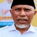 Gubernur Sumatera Barat, Mahyeldi bersama Kadis Kesehatan dr Lila Yanwar-1668657711