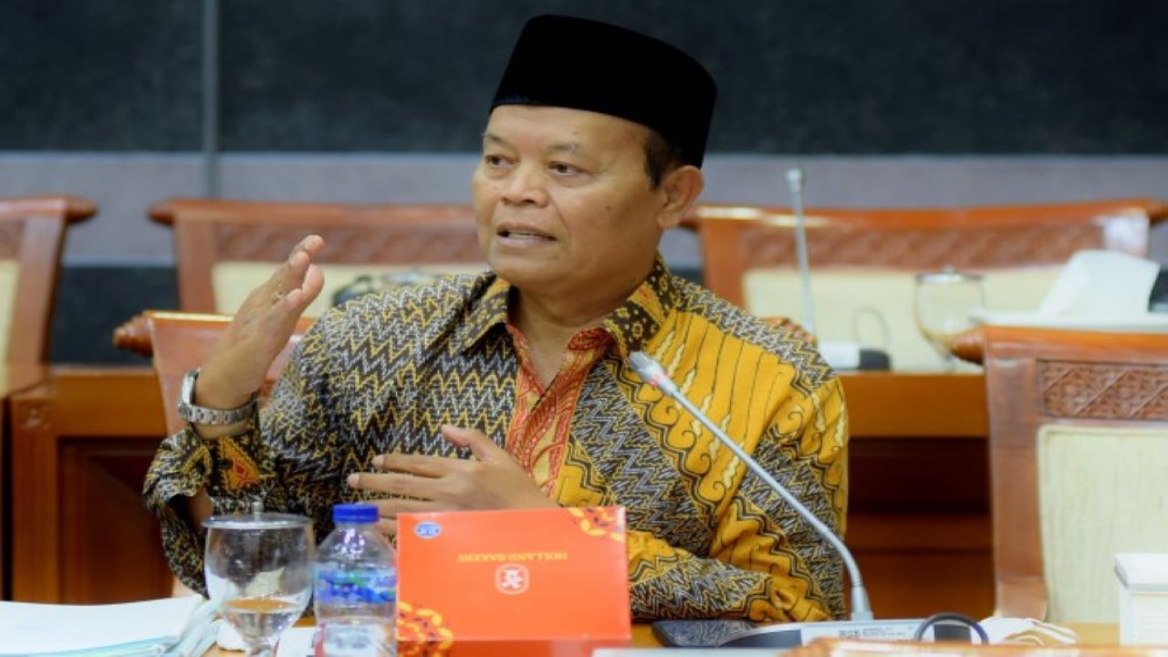 Anggota Panja Pengawasan Pendidikan Keagamaan Komisi VIII DPR RI Hidayat Nur Wahid saat mengikuti RDP. (Runi/nr)