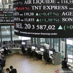 Ilustrasi: Operator pasar saham Euronext bekerja di pusat ruang pengawasan layanan pasar di markas baru Euronext di distrik bisnis-1668479819