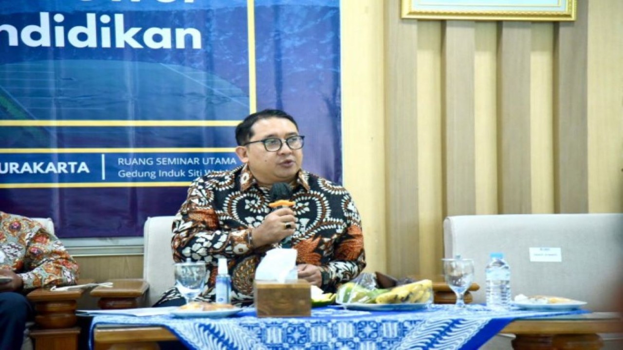 Ketua BKSAP DPR RI Fadli Zon saat mengikuti acara BKSAP Day yang diselenggarakan di UMS, Solo. (Ria/nvl)