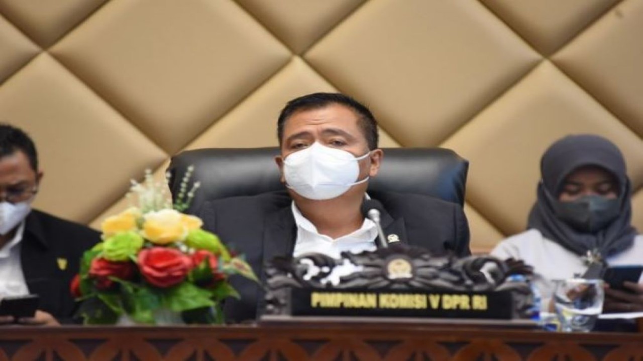 Ketua Komisi V DPR RI Lasarus saat memimpin Rapat Dengar Pendapat Komisi V DPR RI. (Arief/nvl)