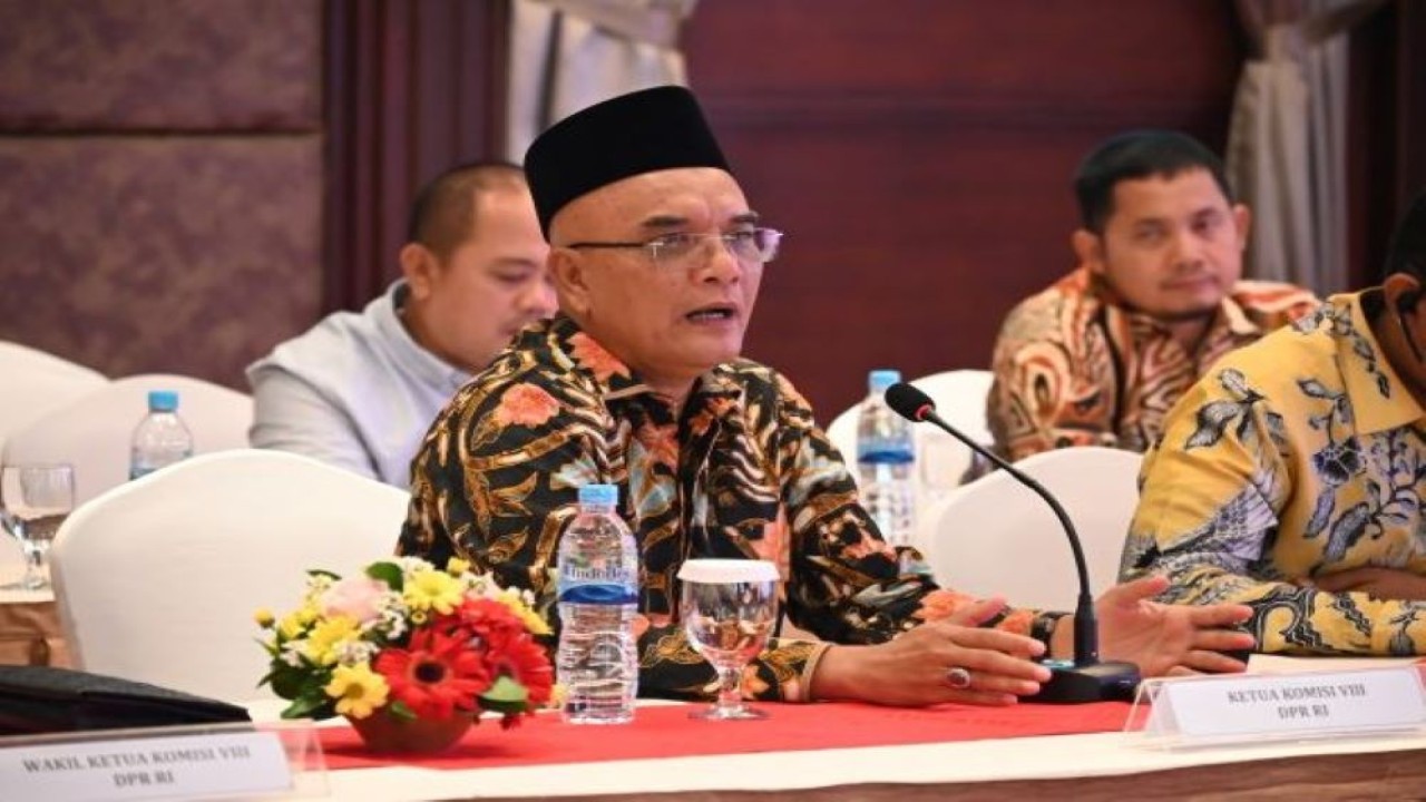 Wakil Ketua Komisi VIII DPR RI Marwan Dasopang saat memimpin rapat kunjungan kerja spesifik ke Sumatra Utara dengan Kementerian Sosial. (Sejiwa/mr)