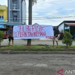 Masyarakat meminta pemerintah untuk memperbaiki Jalan rusak-1668753389