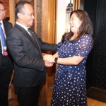 Menteri Investasi/Kepala BKPM Bahlil Lahadalia (kiri) berbincang dengan Menteri Perdagangan Internasional, Promosi Ekspor, Usaha Kecil dan Pembangunan Ekonomi-1668565031