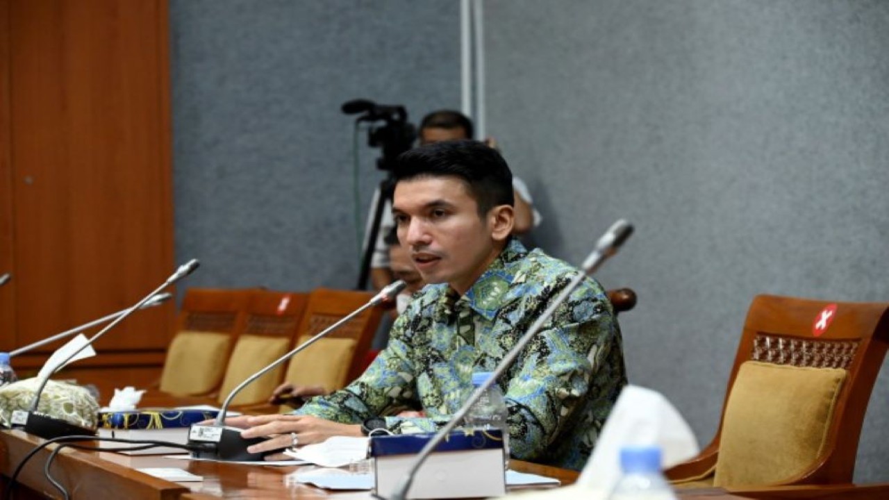 Anggota komisi X DPR RI Muhammad Kadafi dalam Rapat Kerja Komisi X DPR RI bersama dengan Kemenpora di Kompleks Parlemen, Jakarta, Selasa (8/11/2022). (Tari/Man)