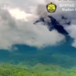 nung Merapi di perbatasan Provinsi Jawa Tengah-1668153997