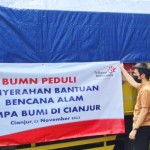 PT Telkom Indonesia (Persero) Tbk (Telkom) menyalurkan bantuan untuk korban gempa di Cianjur pada Senin (21/11/2022). (ANTARA/HO/Telkom)-1669169101