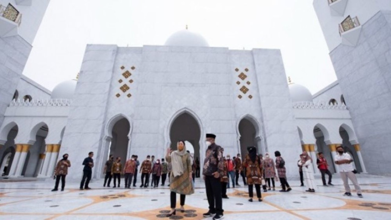 Ketua DPR RI Dr. (H.C.) Puan Maharani berkunjung ke Masjid Raya Sheikh Zayed di Solo, Jawa Tengah. (Istimewa)