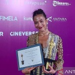 Putri Marino bawa pulang lagi piala FFI-1669167570