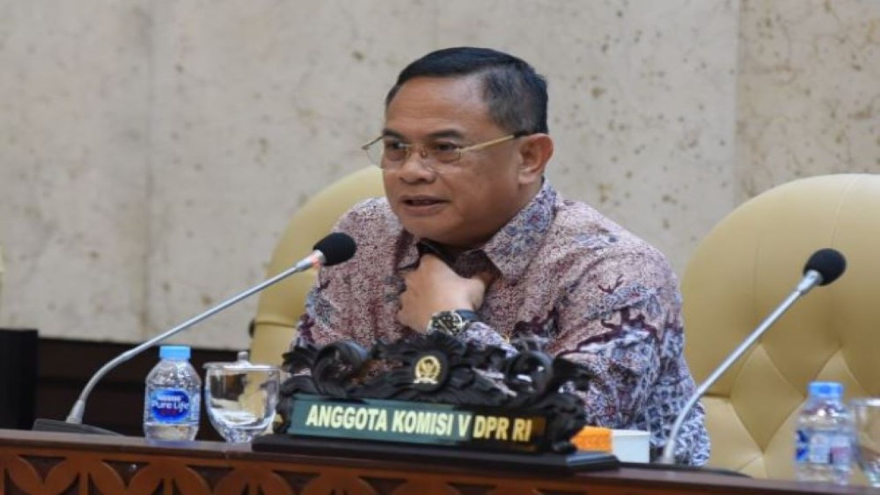 Anggota Komisi V DPR RI Sudewo saat RDPU Komisi V dengan Dirut PT Goto Gojek Tokopedia tbk, Direktur PT Grab Teknologi Indonesia, Direktur PT Teknologi Perdana Indonesia (MAXIM). (Arief/nvl)