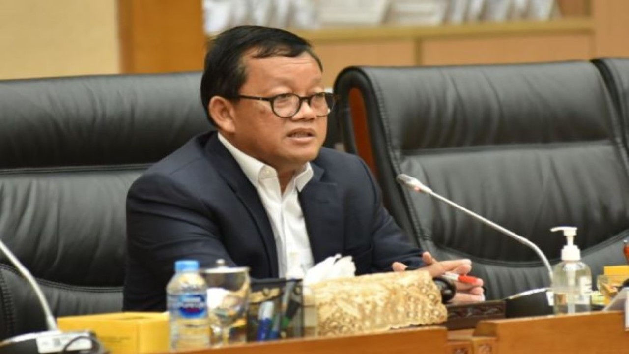 Ketua Komisi VII DPR RI Sugeng Suparwoto. (Oji/nr)