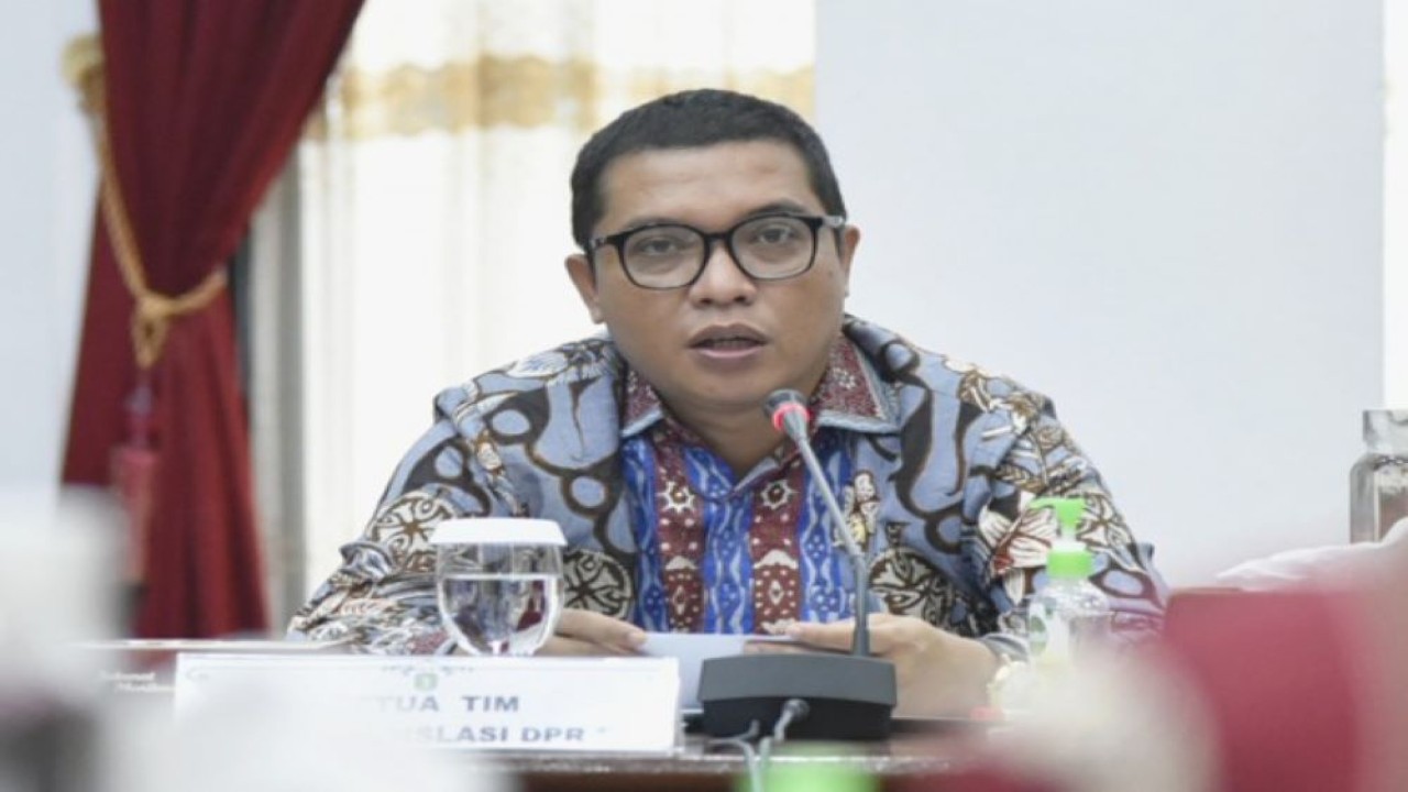 Wakil Ketua Baleg DPR RI Achmad Baidowi saat memimpin Kunjungan Kerja ke Provinsi Kalimantan Barat. (Aisyah/nr)