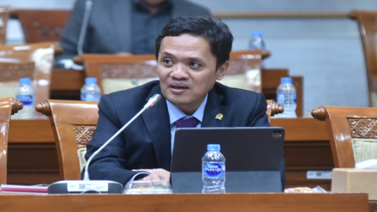 Anggota Komisi III DPR RI Habiburokhman saat mengikuti Rapat Kerja Komisi III DPR RI. Foto: Jaka/nr