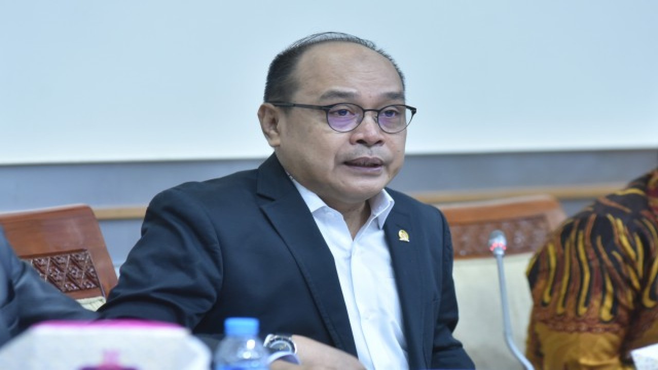 Anggota Komisi III DPR RI Supriansa saat rapat di Gedung Nusantara II, Senayan, Selasa (13/12/22). Foto: Jaka/Man