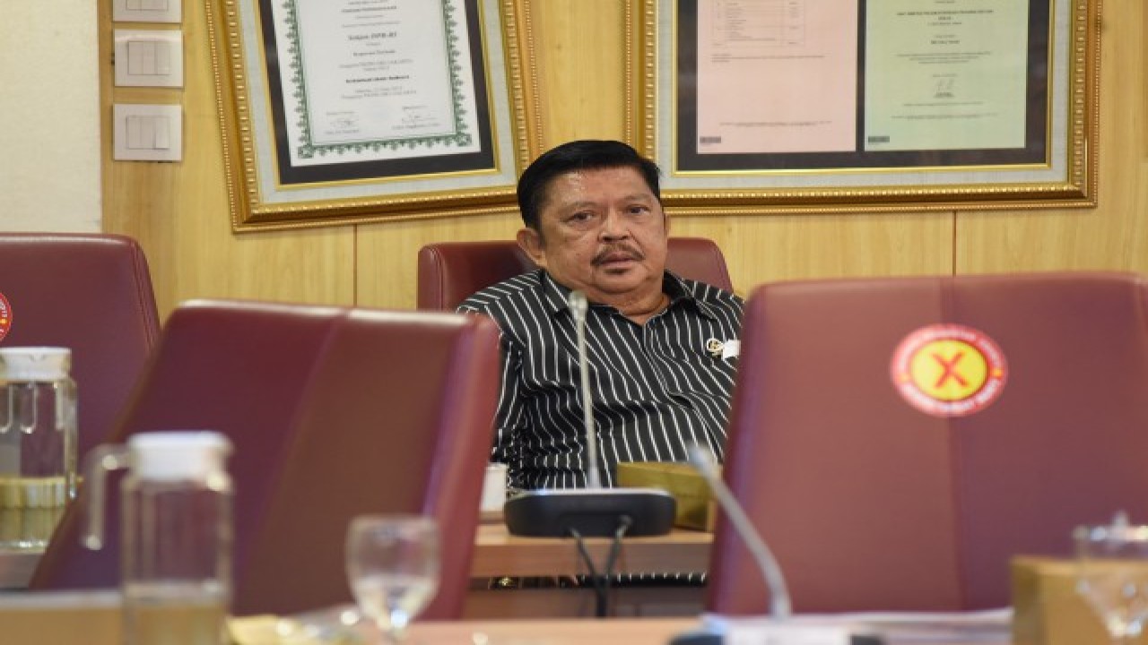 Anggota Komisi IV DPR RI Azikin Solthan saat Rapat Dengar Pendapat (RDP) Komisi IV DPR RI dengan sejumlah jajaran Eselon I KLHK. Foto: Arief/nr