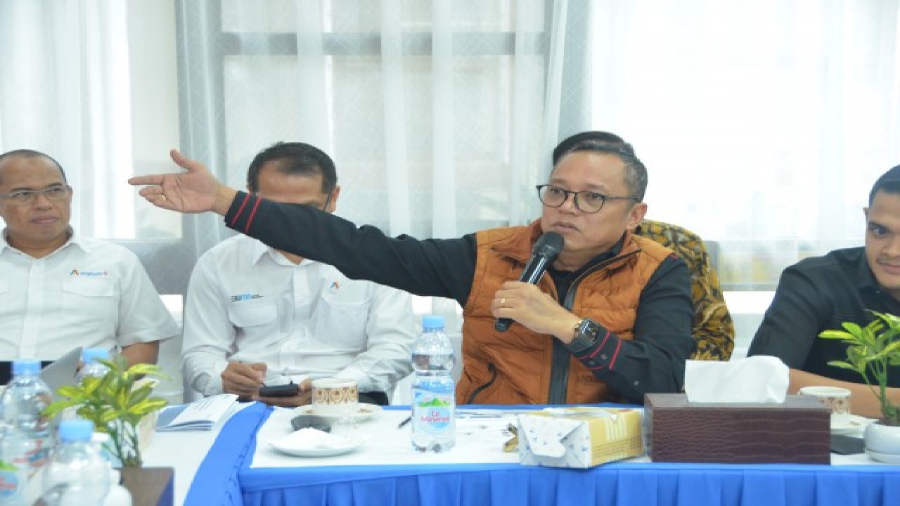 Anggota Komisi VI DPR RI Deddy Sitorus saat mengikuti Kunjungan Kerja Reses Komisi VI DPR RI dengan PT Inalum di Sumatera Utara, Minggu (18/12/22). Foto: Ubed/nr