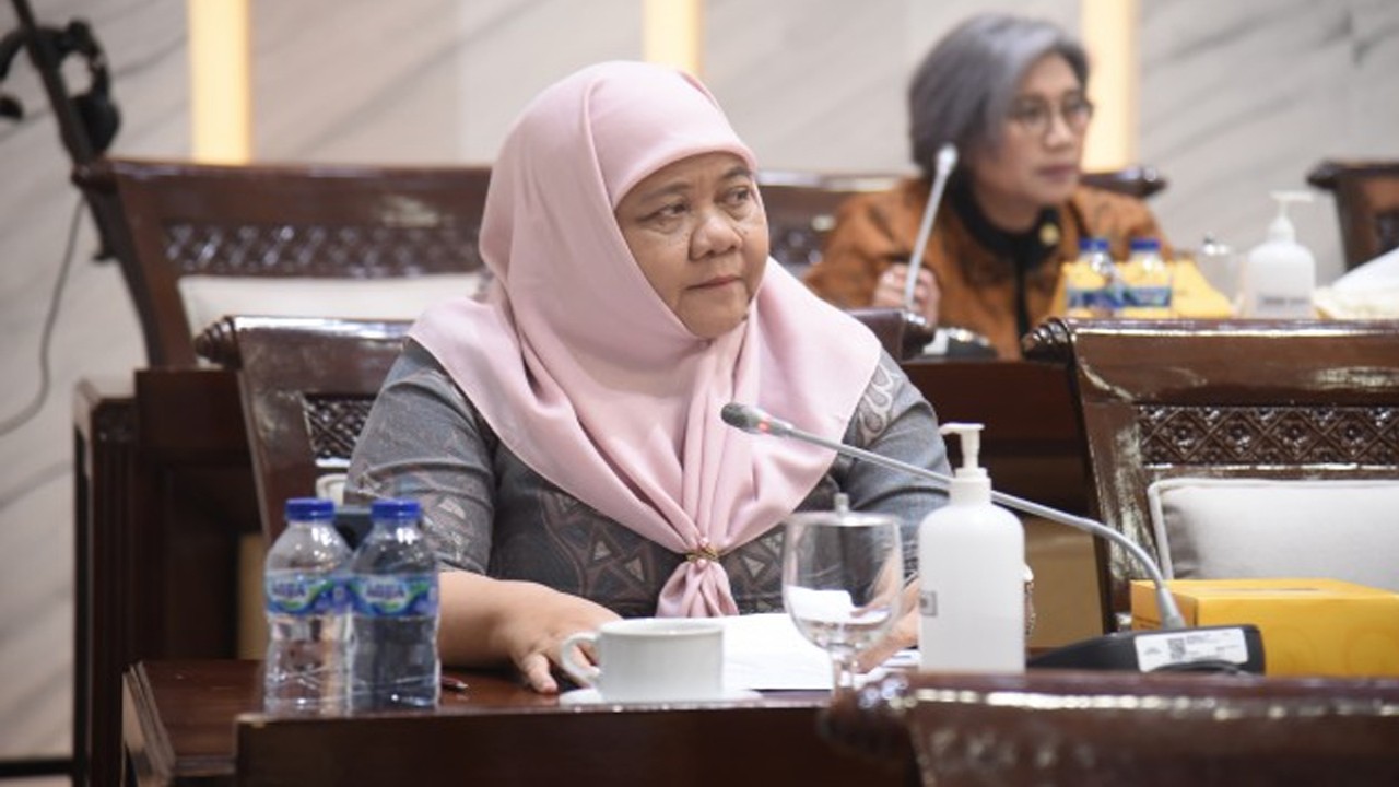 Anggota Komisi XI DPR RI Wartiah saat Rapat Kerja Komisi XI DPR RI bersama dengan Menteri Keuangan RI (Menkeu) di Senayan. Foto: Munchen/nr