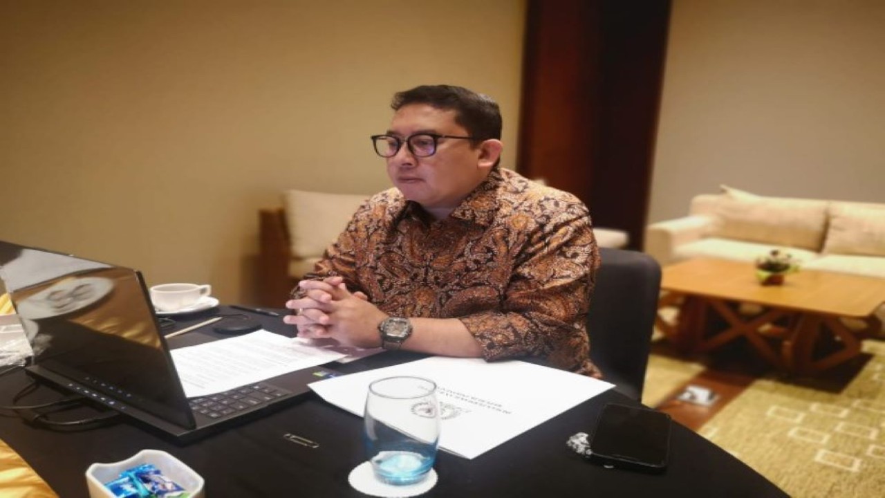 Ketua BKSAP DPR RI Fadli Zon saat 'virtual meeting with the Chair of the United Nations Ad Hoc Committee to Elaborate a Comprehensive International Convention on Countering the Use of Information and Communications Technologies for Criminal Purposes'. (Ist/nr)