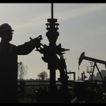 Minyak naik didorong pemulihan China dan rencana pembelian kembali AS-1671440298