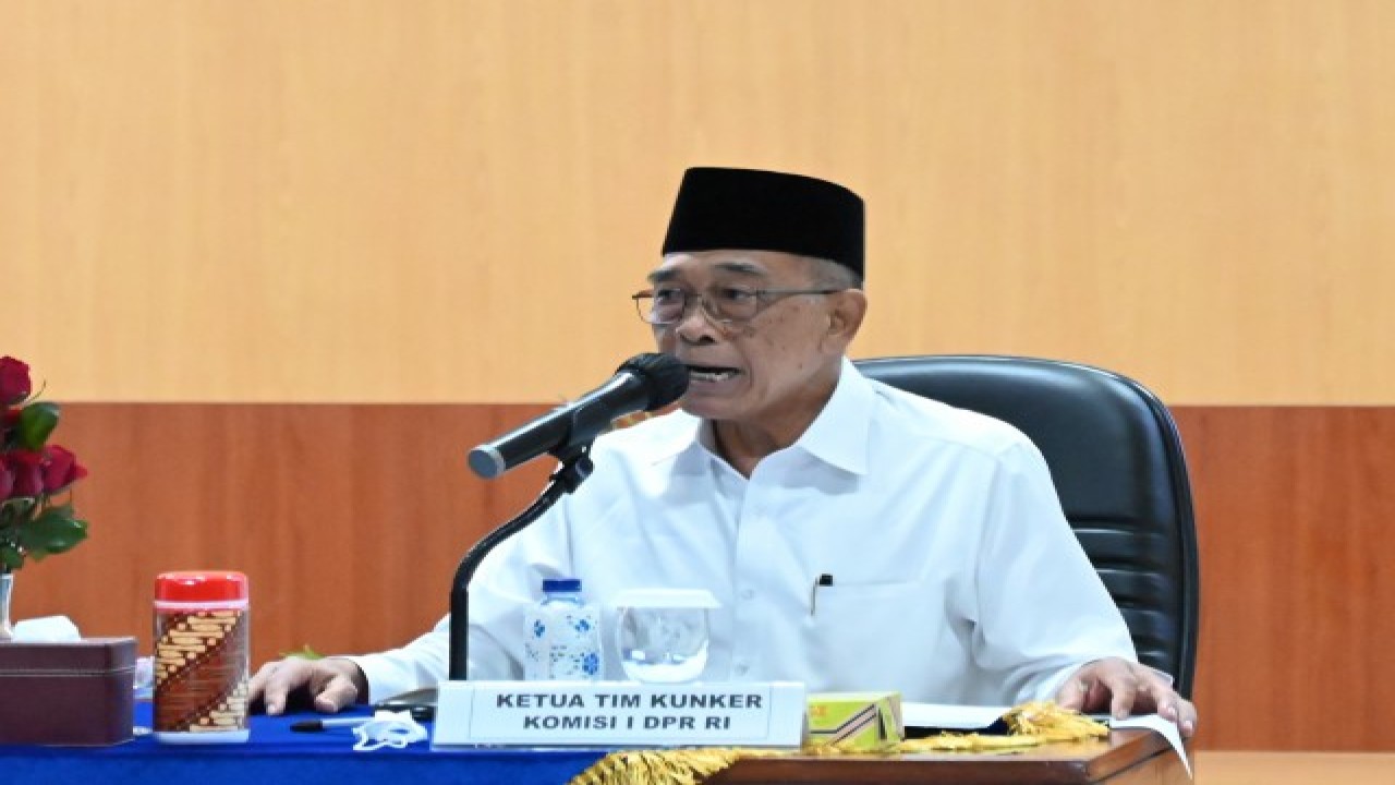 Ketua Tim Kunspek Komisi I DPR RI Mohammad Idham Samawi saat memimin pertemuan Kunjungan Kerja Spesifik ke Pangkalan Laut TNI AL (Lanal) Yogyakarta. Foto: Galuh/nr