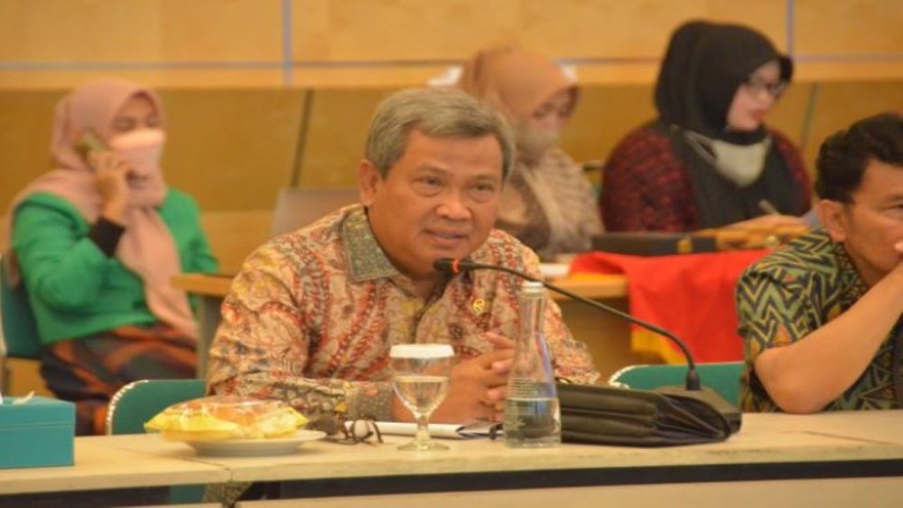 Anggota Komisi IX DPR RI Muhammad Rizal saat mengikuti Kunjungan Spesifik Tim Panitia Kerja (Panja) Pengawasan Vaksin Covid-19, ke Kantor Walikota Tangerang Selatan, Kamis (1/12/2022). (Ucha/Man)