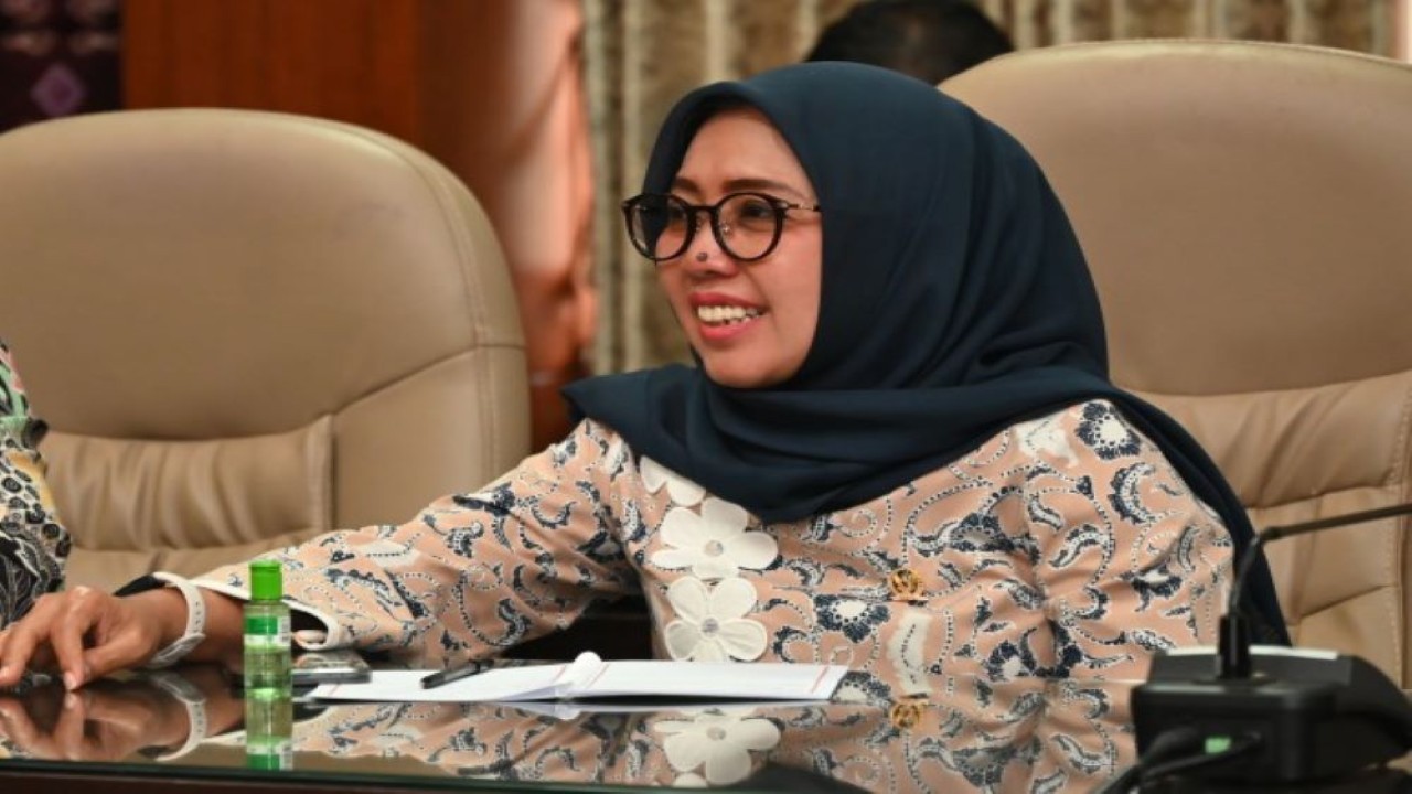 Anggota Badan Legislasi DPR RI Nur Nadlifah saat mengikuti Kunjungan Kerja Baleg DPR RI ke Kalimantan Selatan dalam rangka serap aspirasi RUU tentang Larangan Minol. (Jiwa/nr)