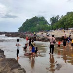 Objek wisata pantai di Sukabumi masih sepi wisatawan-1672026363