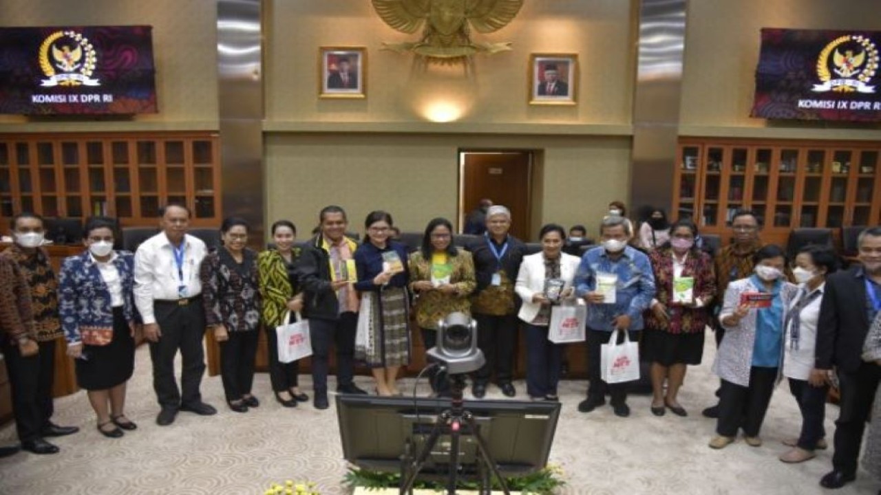 Komisi IX DPR RI saat foto bersama usai menerima audiensi Tim Moringa Provinsi Nusa Tenggara Timur. (Munchen/nr)