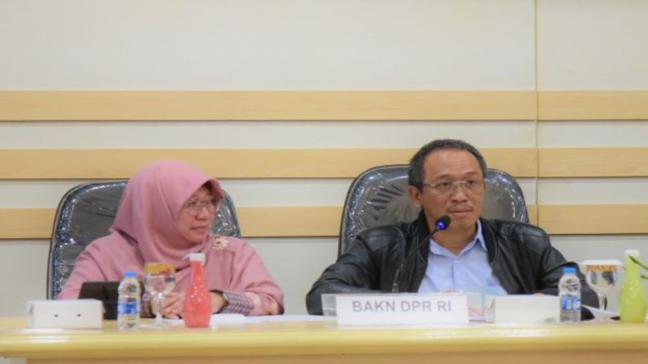 Ketua BAKN DPR RI Wahyu Sanjaya saat memimpin pertemuan Kunjungan Kerja Spesifik (Kunspik) ke Universitas Brawijaya (UB), Malang, Jawa Timur. (Icha/nr)
