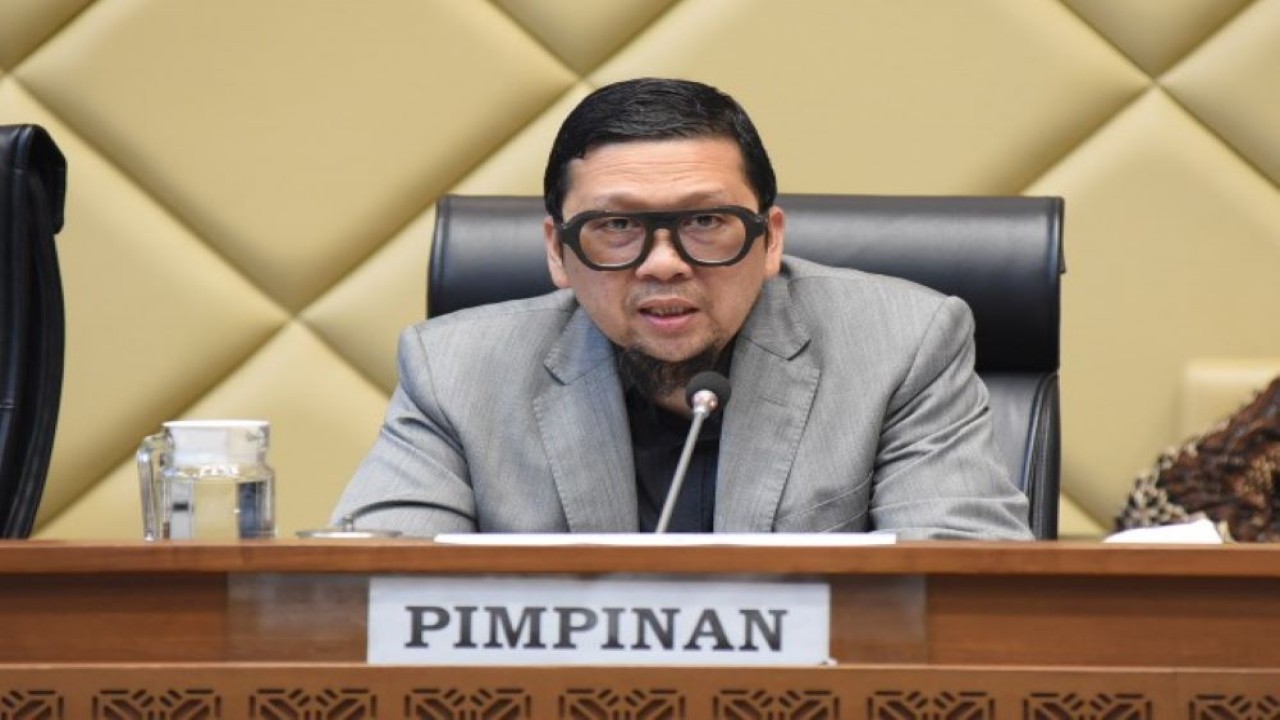 Ketua Komisi II DPR RI Ahmad Doli Kurnia Tandjung saat memimpin rapat kerja Komisi II DPR RI dengan beberapa mitra kerja. (Arief/nr)