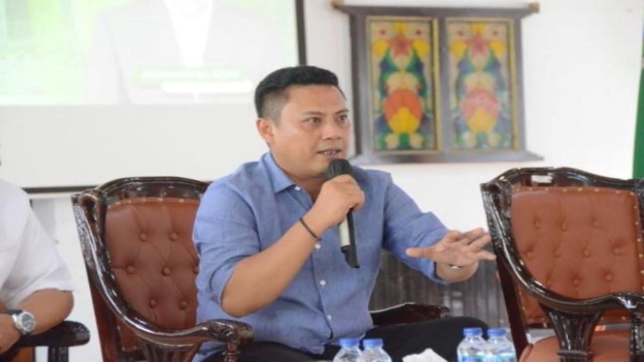 Wakil Ketua Komisi V DPR RI Andi Iwan Darmawan Aras saat mengikuti pertemuan kunjungan kerja spesifik Komisi V ke Kabupaten Batang Hari, Provinsi Jambi, Kamis (19/1/2023). (Aisyah/nr)