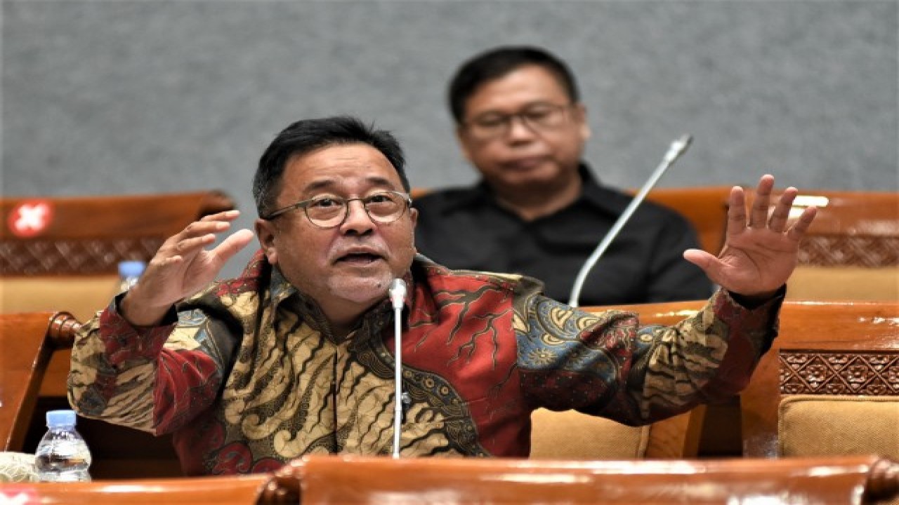Anggota Komisi X DPR RI Rano Karno dalam Rapat Dengar Pendapat (RDP) dengan Kepala Perpustakaan Nasional Republik Indonesia, di Gedung Nusantara I, Senayan, Jakarta, Rabu (11/01/2023). Foto: Devi/Man