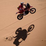 Crosser Australia Daniel Sanders menjalani etape 4 Reli Dakar 2022 menempuh rute dari Al-Qaysumah ke Riyadh, Arab Saudi. (5/1/2022). ANTARA/AFP/FRANCK FIFE-1672799334
