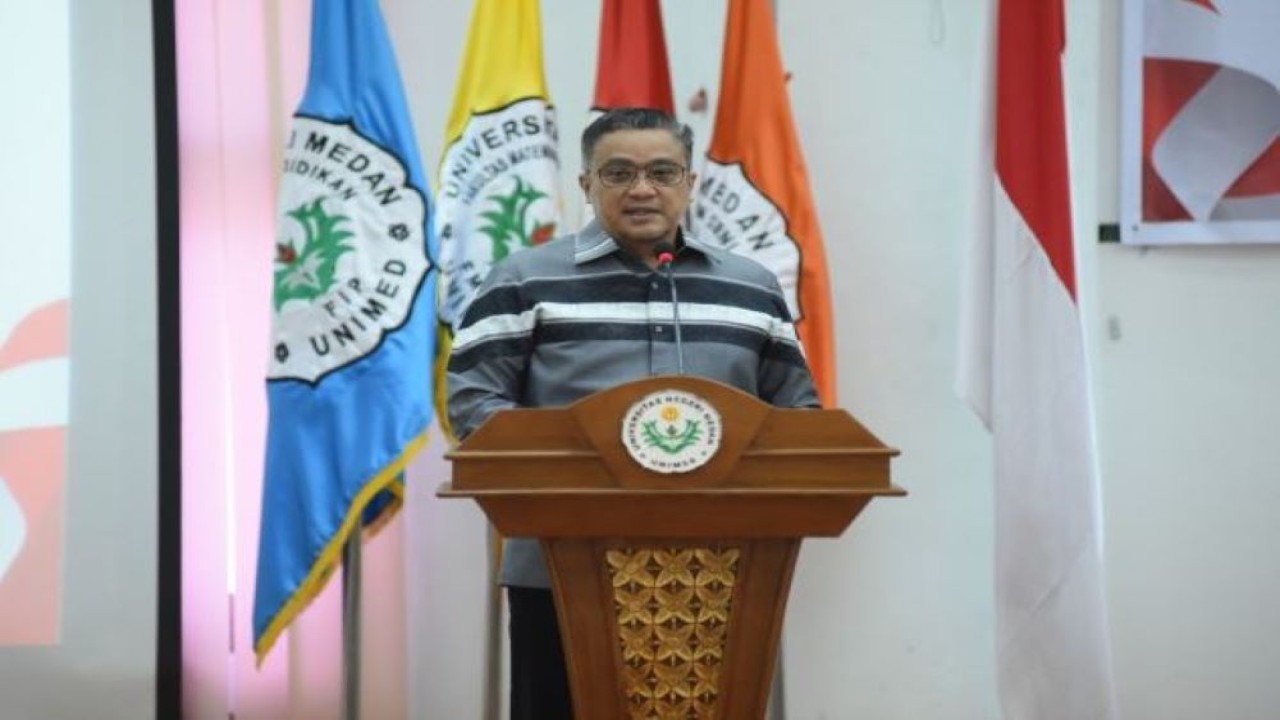 Wakil Ketua Komisi X DPR RI Dede Yusuf saat memberikan sambutan pada diskusi diskusi dengan rektor dan jajaran sivitas akademika Universitas Negeri Medan (UNIMED) dan beberapa universitas negeri dan swasta lainnya. (Dep/rni)